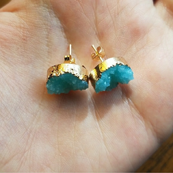 NWOT Light Blue Gold Plated Druzy Studs - Picture 8 of 8
